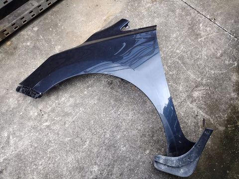 Guardalodo (Fender) Izq Kia Sedona 15-22