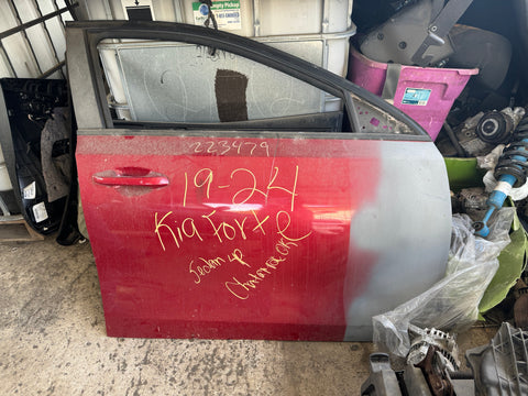 Puerta delantero der Kia Forte 19-24