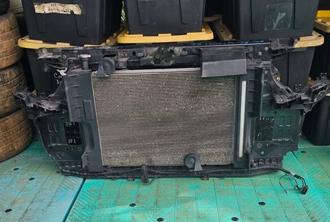 Radiador/Condensador Kia Sedona 15-18