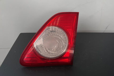 Foco Trasero de Baul Der Toyota Corolla sedan 09-10