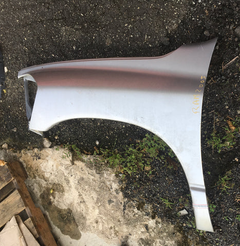 Guardalodo Izq Dodge RAM 1500 02-05