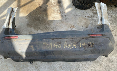 Bumper Trasero Toyota Rav4 19-23