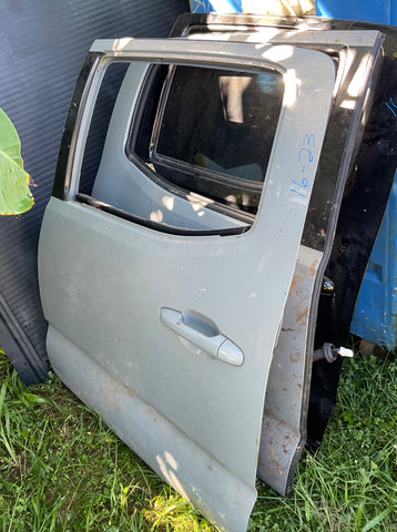 Puerta Izq Trasera Toyota Tacoma 16-23