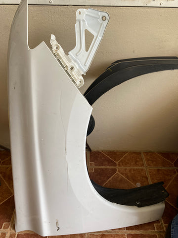 Guardalodo (Fender) Der Mitsubishi Outlander 14-15