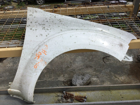 Guardalodo (Fender) Der Nissan Frontier 05-21