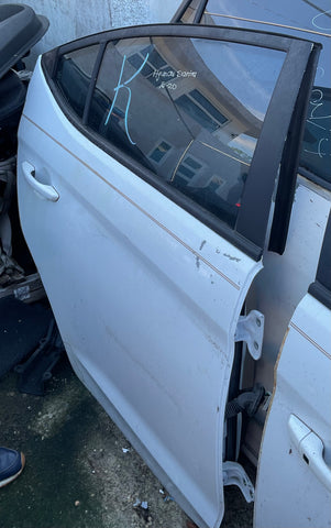 Puerta Trasera Der Hyundai Elantra 16-20