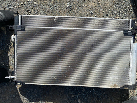 Radiador/Condensador/Abanico (Fan Assembly) Toyota Corolla Cross 22-24