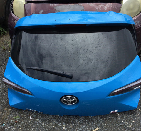 Compuerta Toyota Corolla HB 19-24