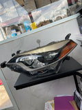 Foco delantero izq Toyota Corolla 14-16