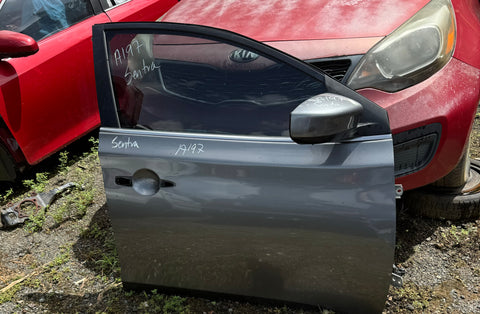 Puerta delantera der Nissan Sentra 13-19