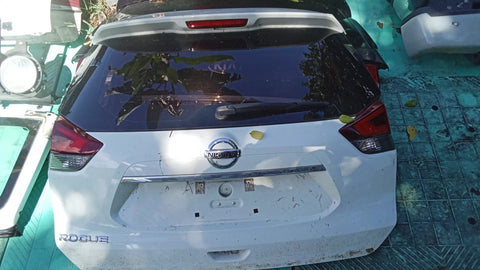 Compuerta Nissan Rogue 14-20