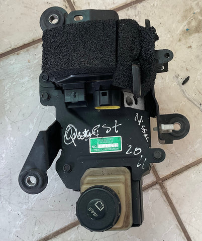 Bomba Power Steering Nissan  Quest 2011
