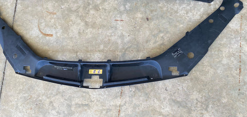 Upper Cover Mercedes Benz 12-19