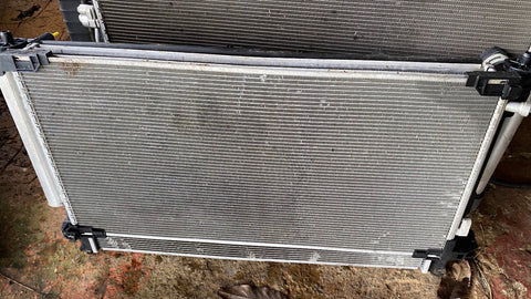 Condensador/Radiador/Abanico (Fan Assembly) Toyota Corolla 19-23
