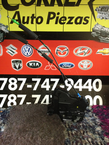 Cerradura de Puerta Der Del Toyota Corolla IM HB 16-23