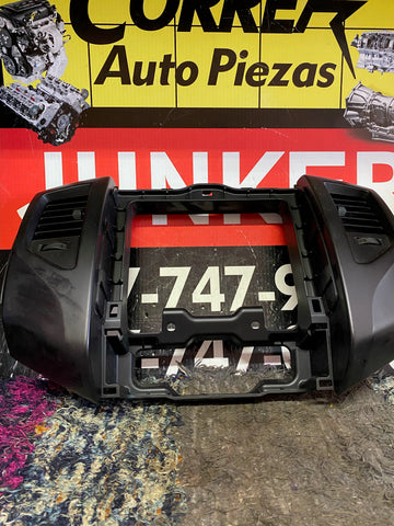 Careta de Radio Toyota Tacoma 12-15