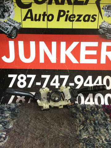 Palanca de Wiper/Luces Toyota Sequoia 01-05