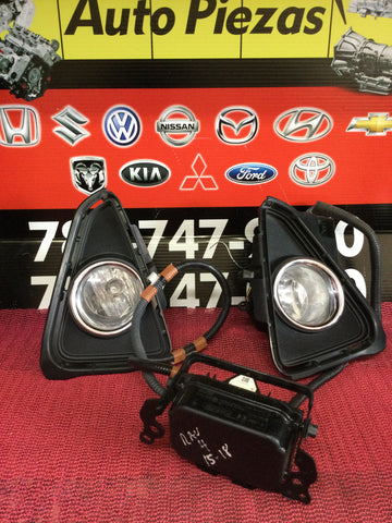 Luz Antiniebla (Fog Lamp)  izq/der Toyota Rav4 16-18