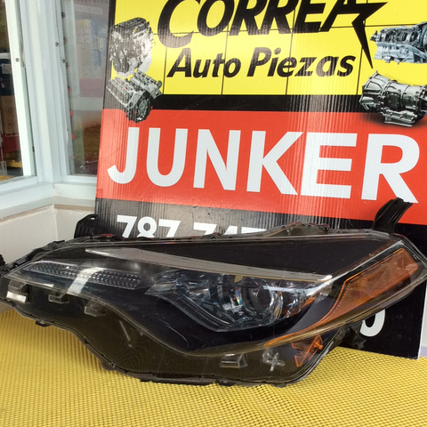 Foco Delantero izq Toyota Corolla Sedan 17-19