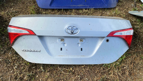 Tapa de Baúl Toyota Corolla 14-16