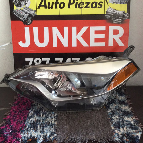 Foco delantero izq Toyota Corolla Sedan 14-16