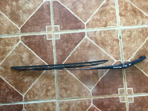 Wiper Der Nissan Pathfinder 05-22