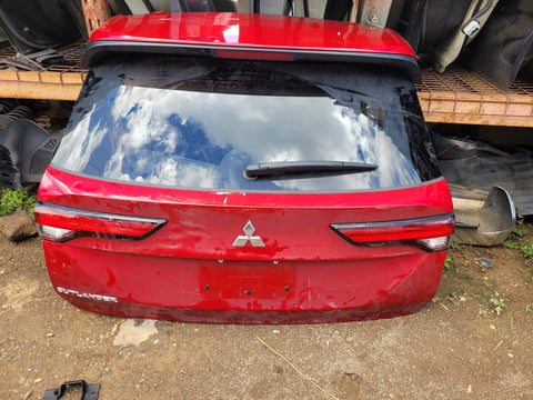 Compuerta Mitsubishi Outlander 2022