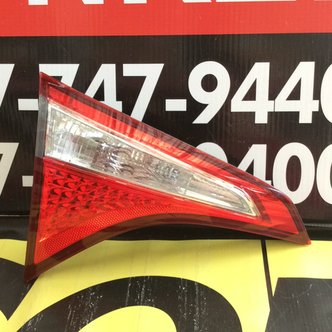 Foco Trasero de baúl izq Toyota Corolla Sedan 14-16