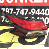 Foco Trasero izq Nissan Versa 20-23