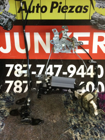 Cerradura de Compuerta Toyota Tacoma 05-12