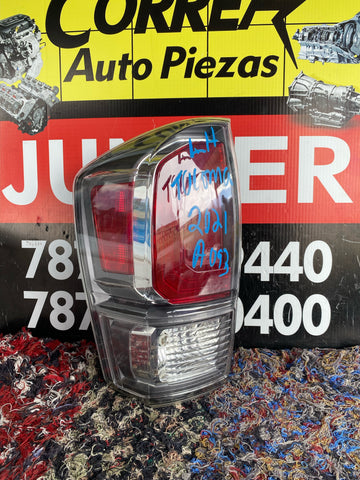 Foco Trasero izq Toyota Tacoma 18-21