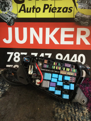 Módulo Caja de Fusibles Toyota Rav4 19-20