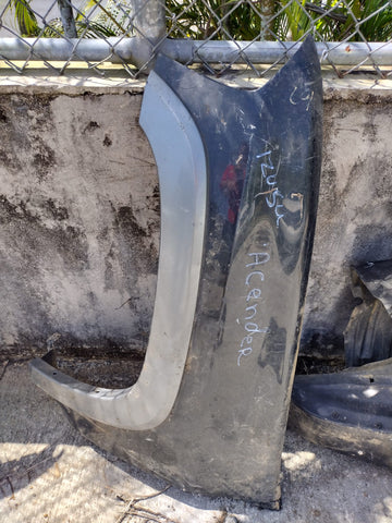 Guardalodo de Isuzu Ascender izq. 2002-08