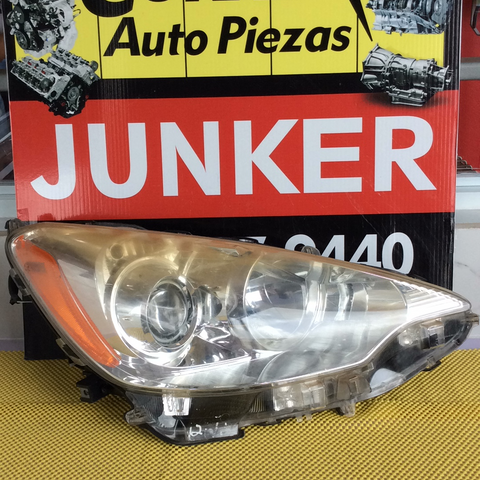 Foco Delantero der Toyota Prius C 12-14