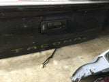 Compuerta Toyota Tacoma 16-22