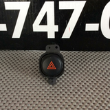 Botón de Señal Intermitente Nissan Frontier 11-19