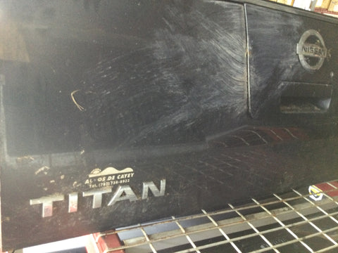 Compuerta Nissan Titán 04-15