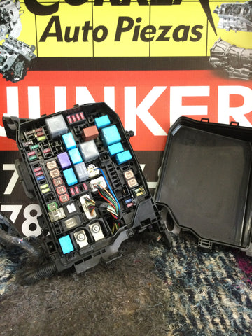 Módulo Caja de Fusibles Toyota Corolla 17-19