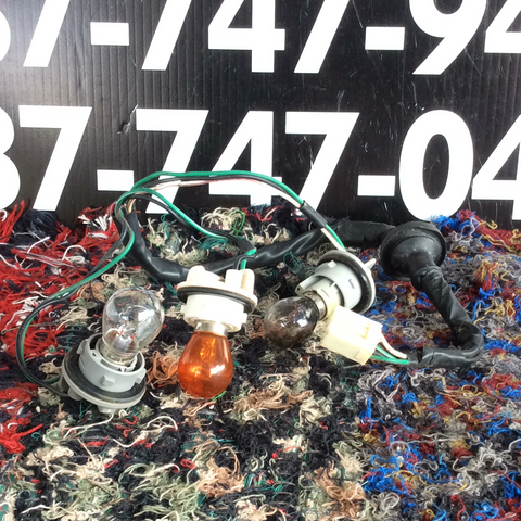 Bombilla con Rabiza Kia Rio Sedan 03-05