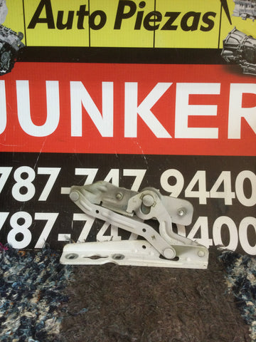 Gozne Izq de Bonete Ford Transit 14-18