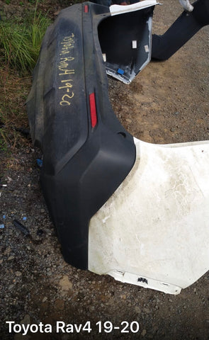 Bumper Trasero Toyota RAV4 19-21