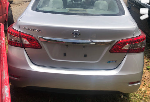 Tapa de Baúl Nissan Sentra 13-19