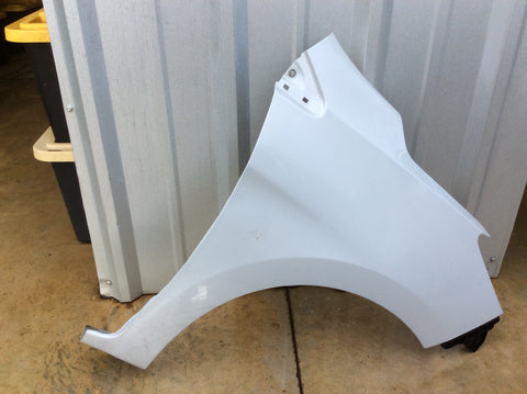 Guardalodo der Mitsubishi Mirage G4 Sedan 21-22