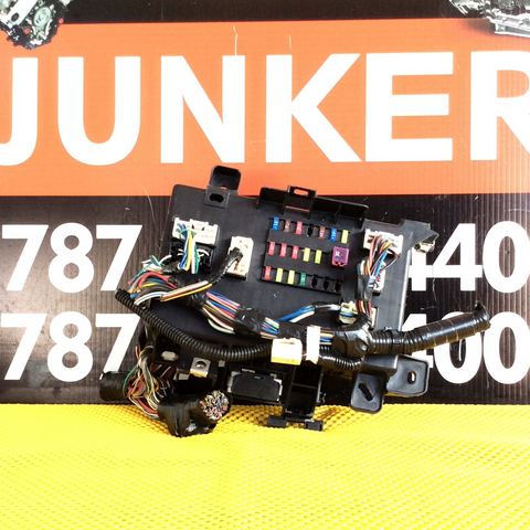 Módulo de Caja de Fusibles Toyota Tacoma 05-11