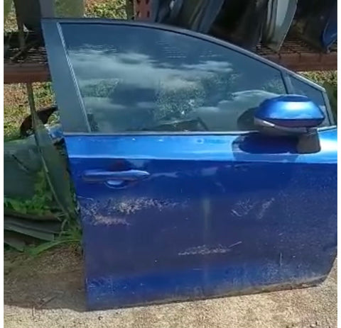 Puerta delantera der Toyota Corolla 20-22