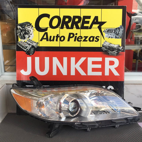 Foco delantero der Toyota Sienna 11-20