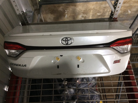 Tapa de baúl Toyota Corolla Sedan 20-21