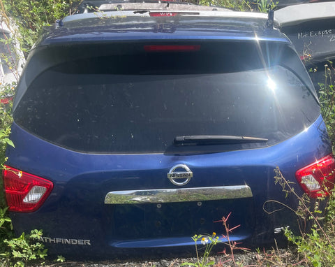 Compuerta Nissan Pathfinfer 13-19