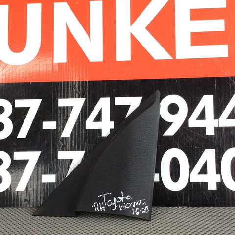 Accesorio Interior de puerta Toyota Tacoma 16-20