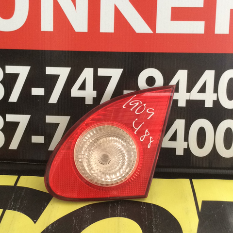 Foco Trasero de baúl der Toyota Corolla Sedan 03-08